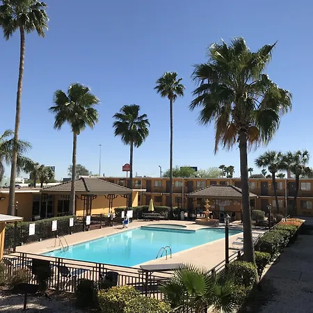 Americas Best Value Inn Laredo-3